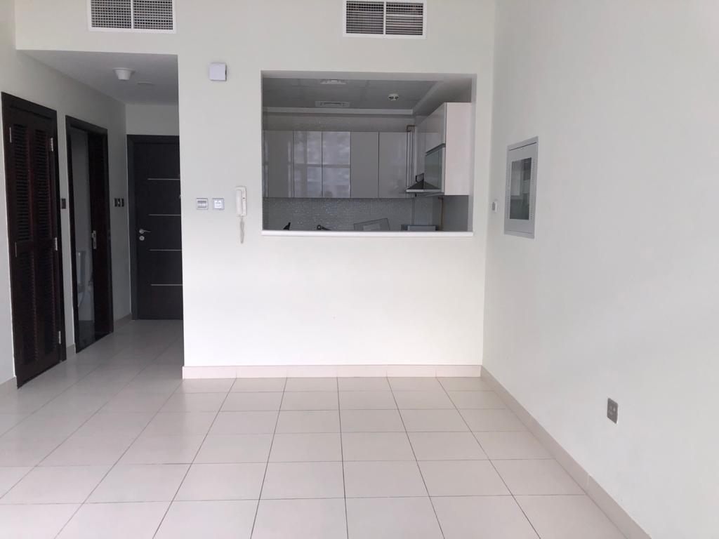 1 bedroom w/ kitchen appliances / 4 cheques / Glitz 3 Tower 2